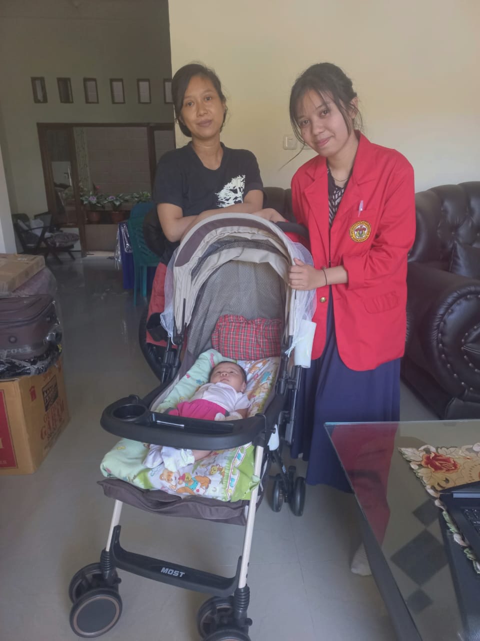 Kunjungan Keempat dengan Ibu Apri dan Bayinya